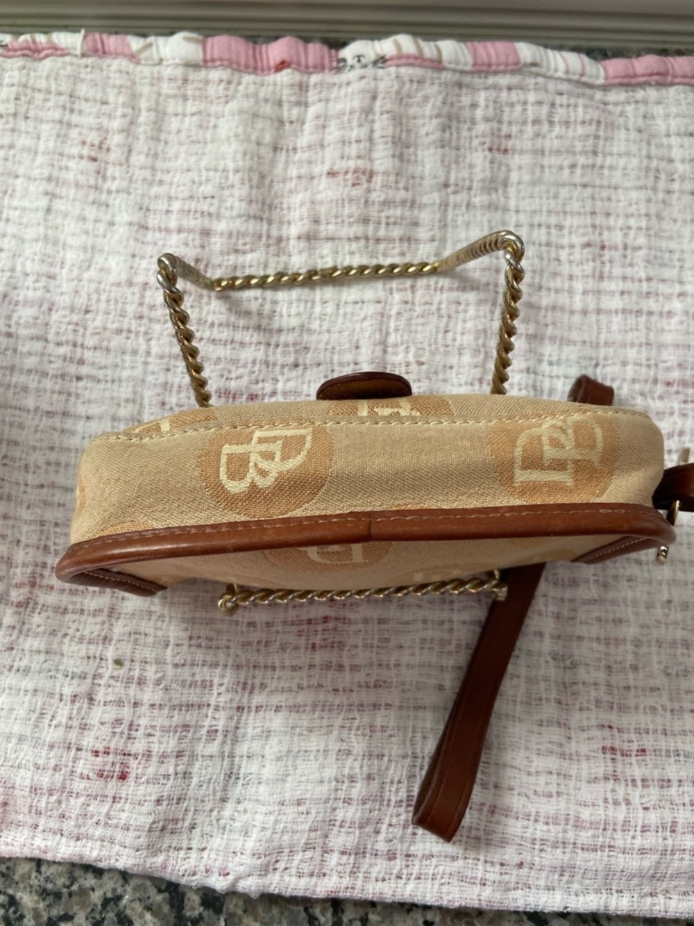 Dooney & Bourke EUC signature Flap Wristlet - Picture 7 of 12